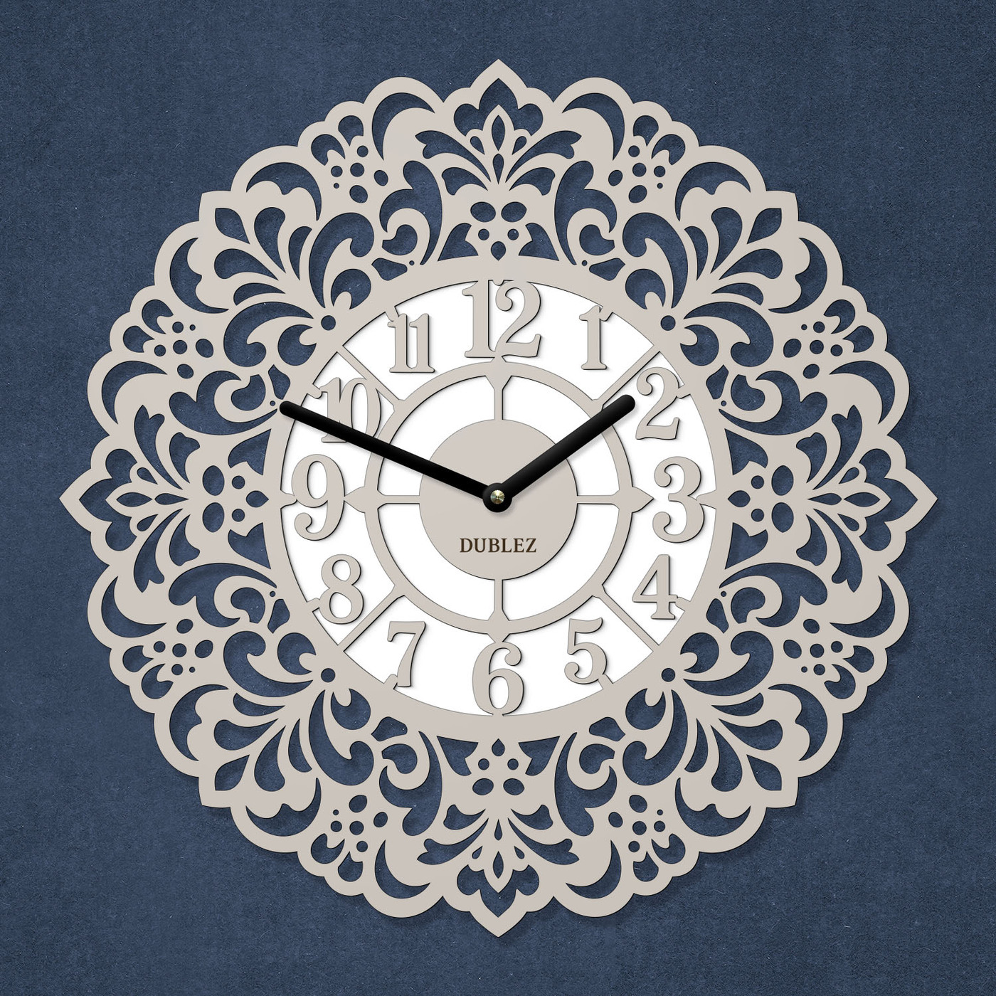 Wooden clock with mandala - Flower of Time | Cashmere