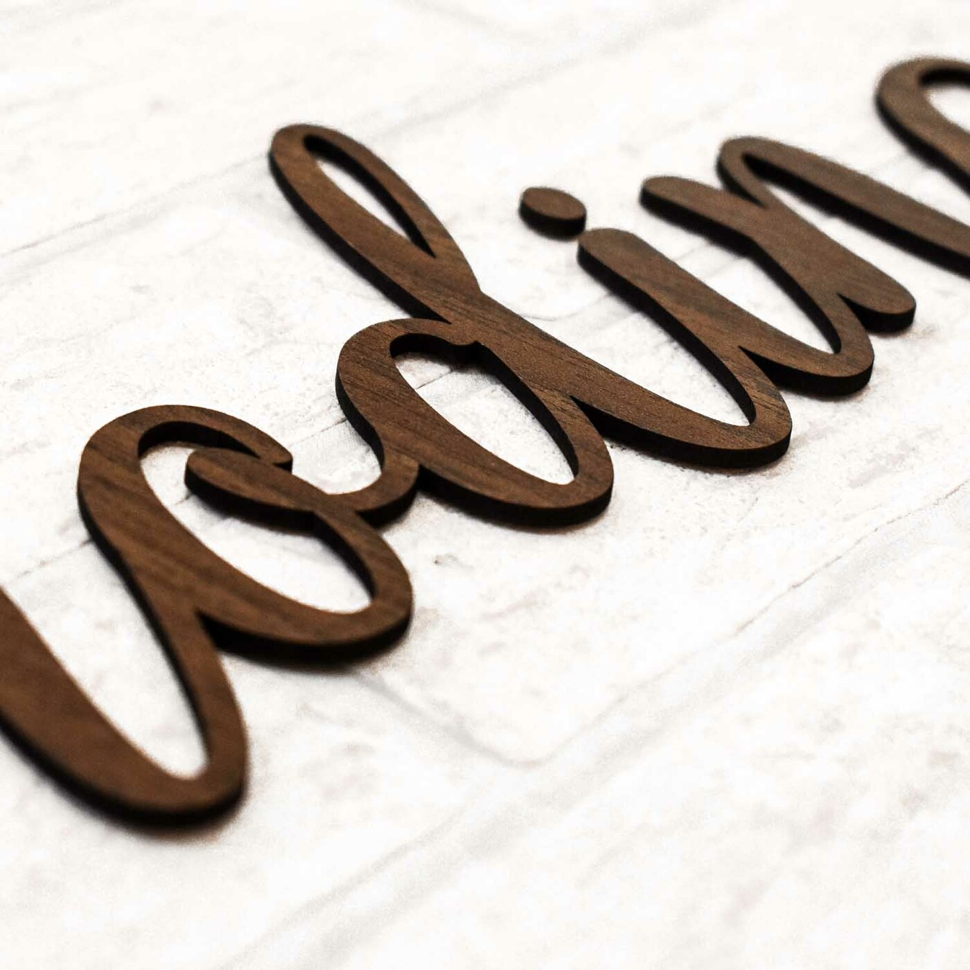 Dřevěný nápis na stěnu - Naše rodina | Ořech