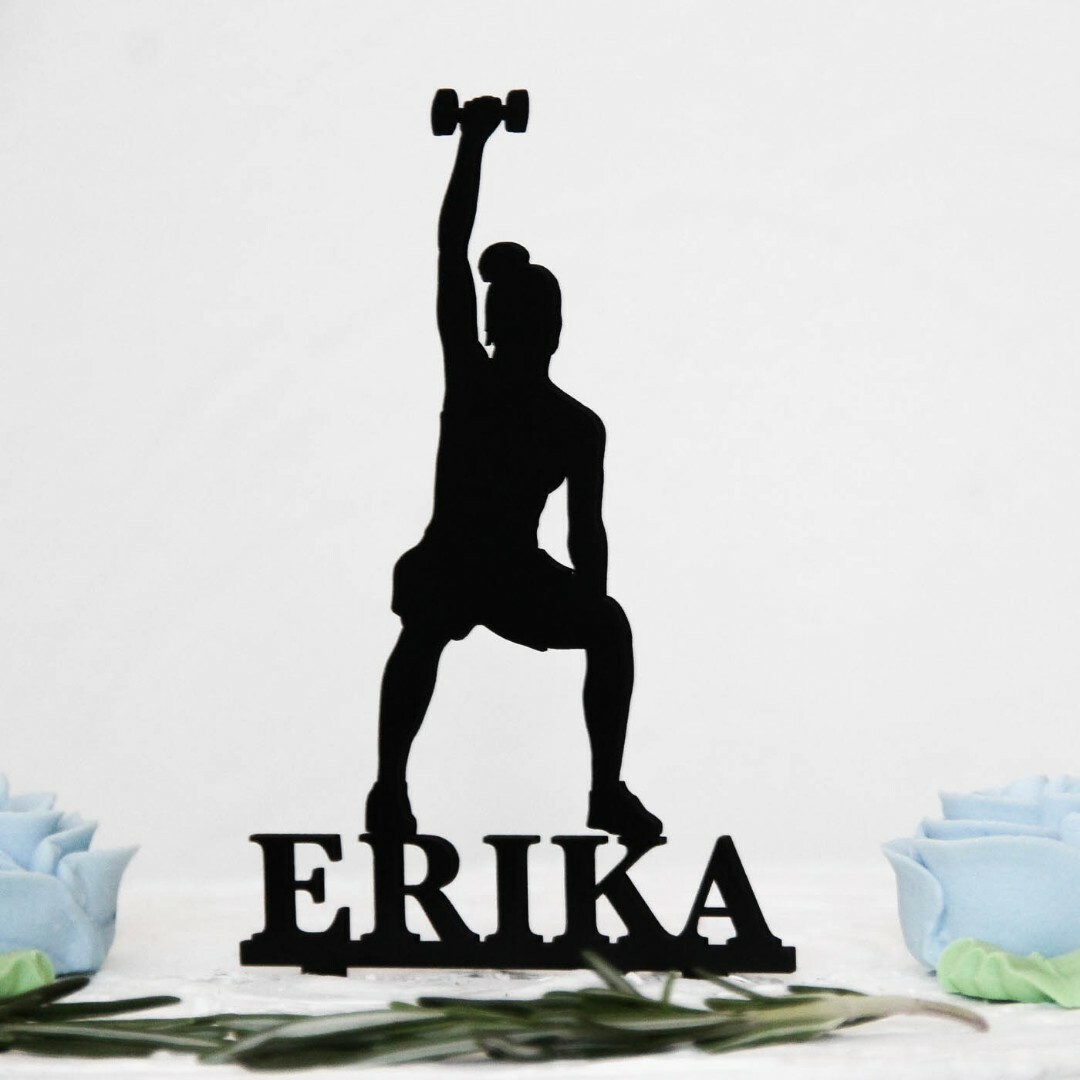 Drevený zápich na tortu s menom - Fitness kulturistka  | Čierna