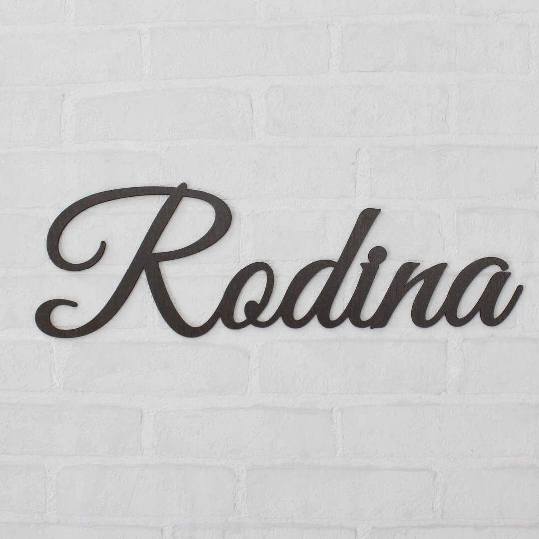 Drevená samolepka na stenu - citát o rodine | Wenge