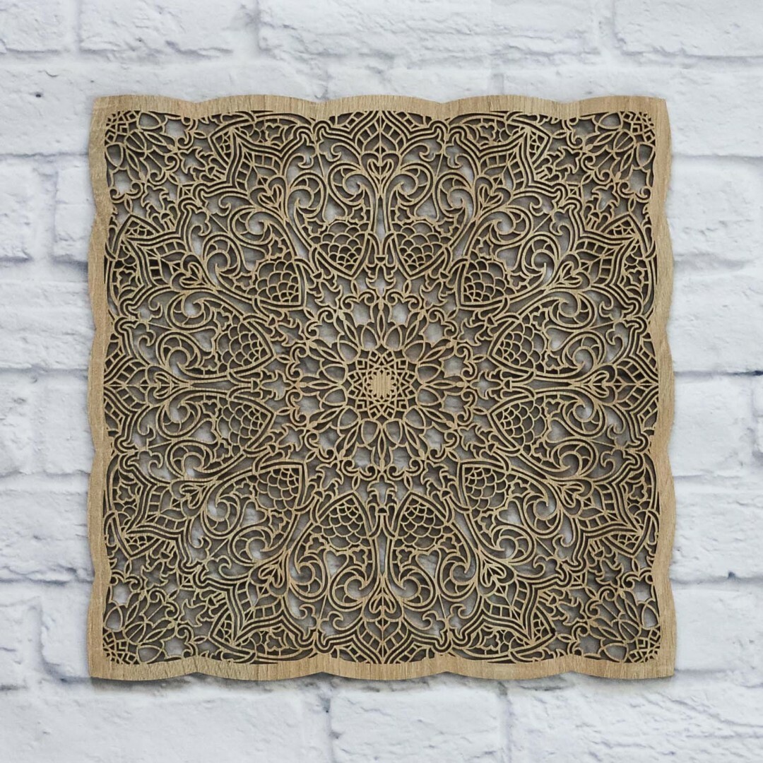 Vyrezávaná drevená mandala na stenu - Štvorec  | Dub Sonoma
