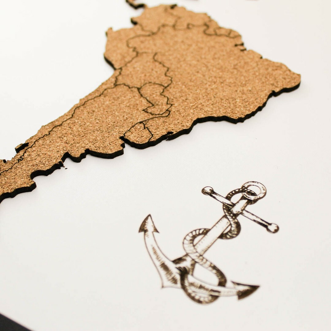 Korková mapa sveta na stenu - aj s gravírovaním 