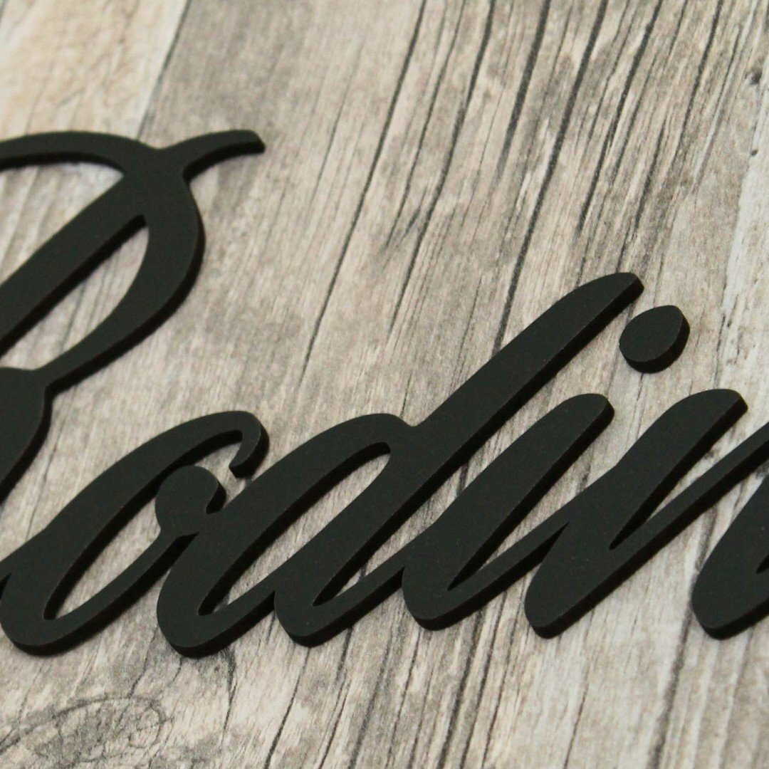 Citát o rodine a láske - samolepka z dreva | Čierna