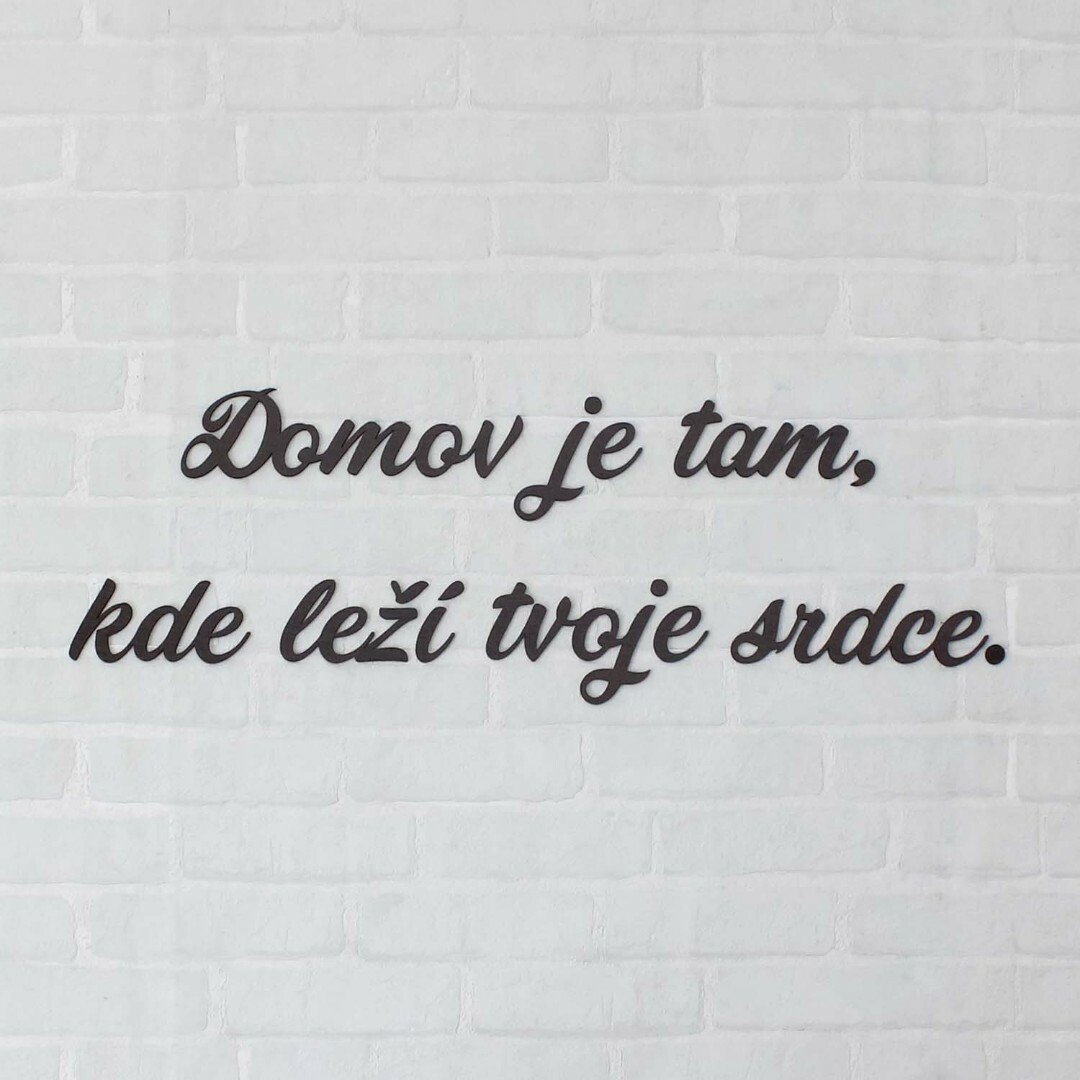 Drevená nálepka na stenu - citát o rodine | Wenge