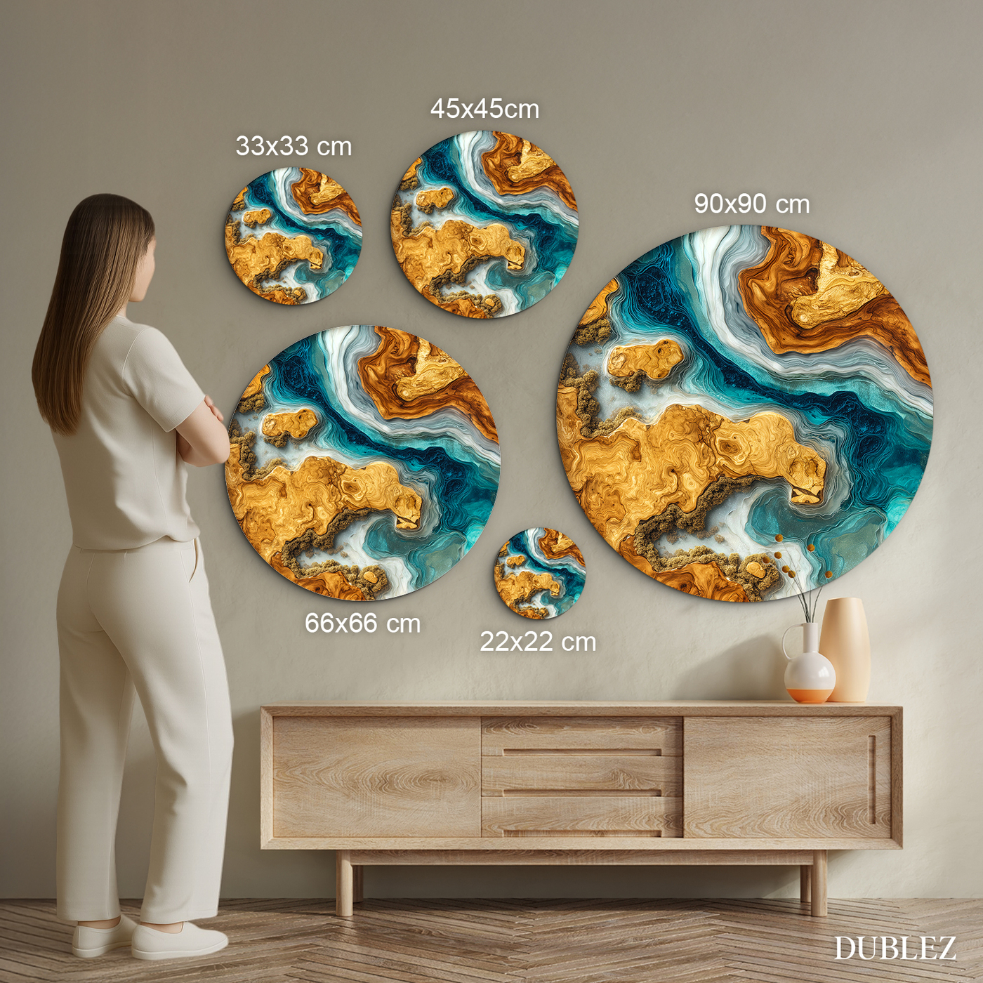 Round image with epoxy and wood effect