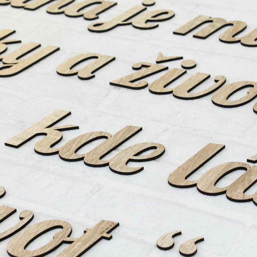 Drevený citát o rodine na stenu | Dub Sonoma