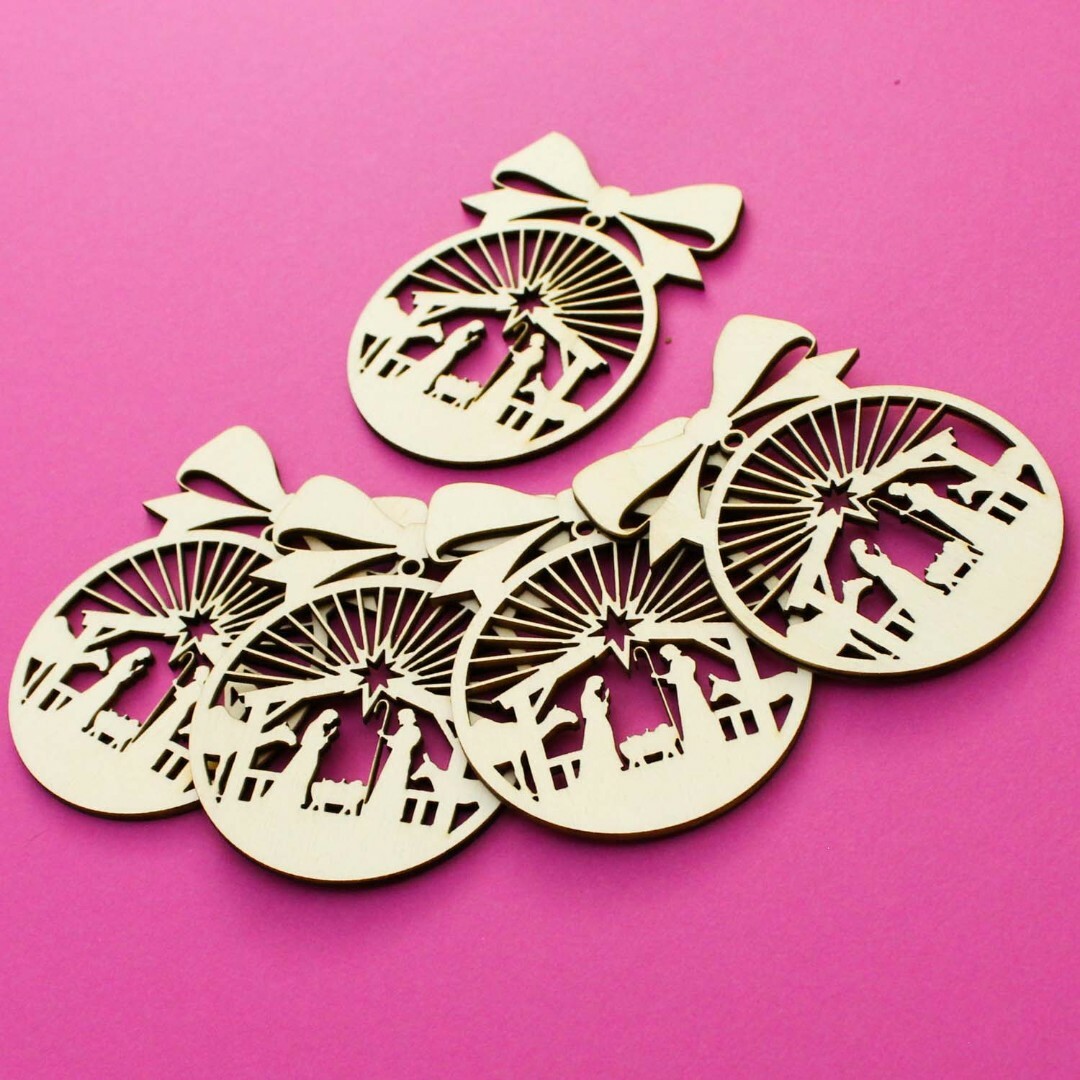 Vianočná guľa na stromček - Svätá rodina | Topoľová preglejka