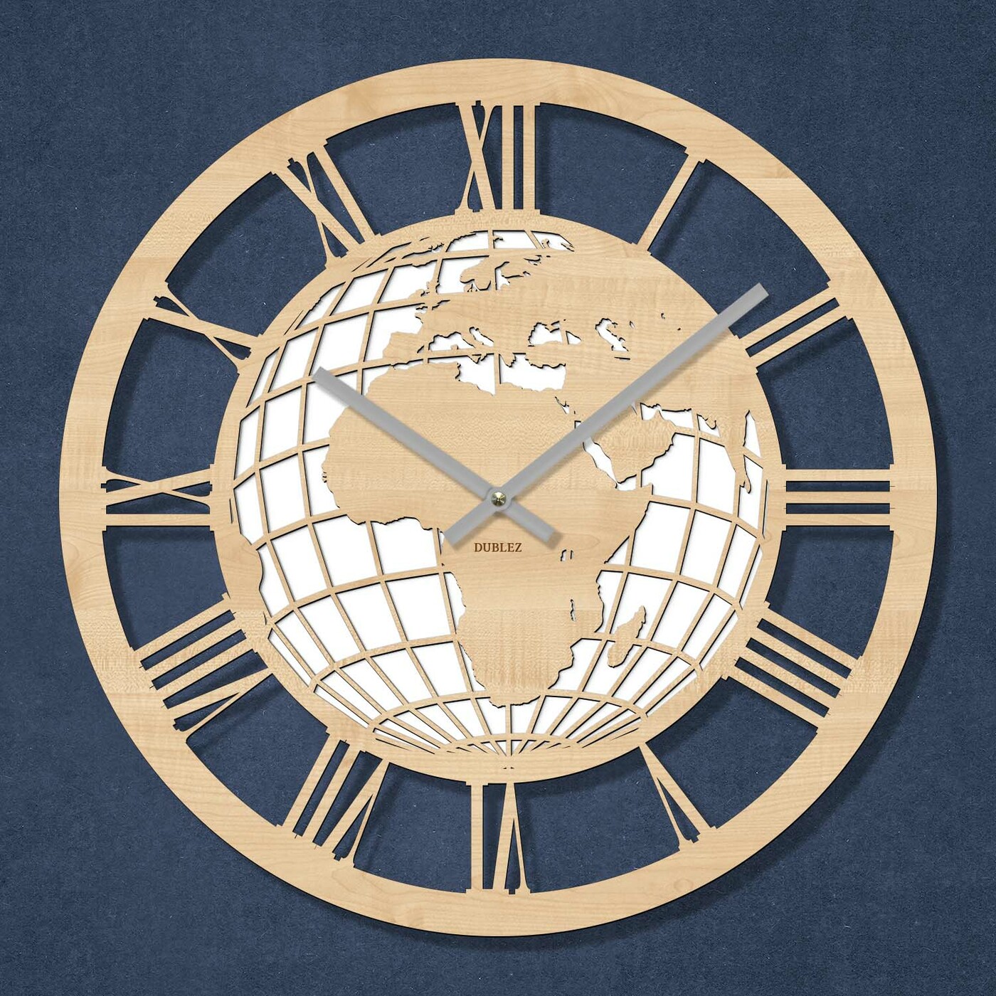 Fa óra - Világtérkép | Juhar
