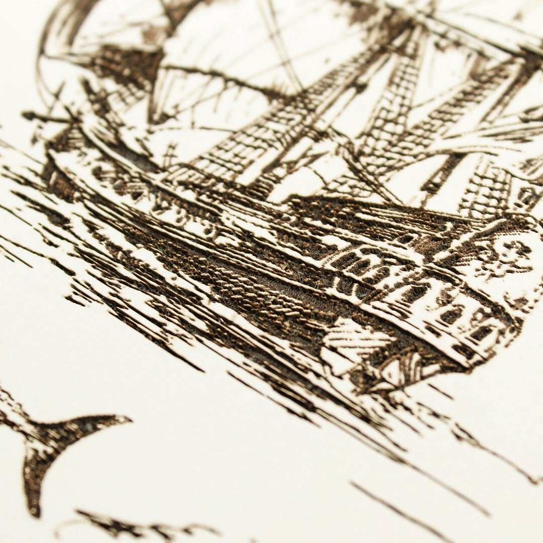 3d drevený gravírovaný obraz na stenu - Námorník  | Biela