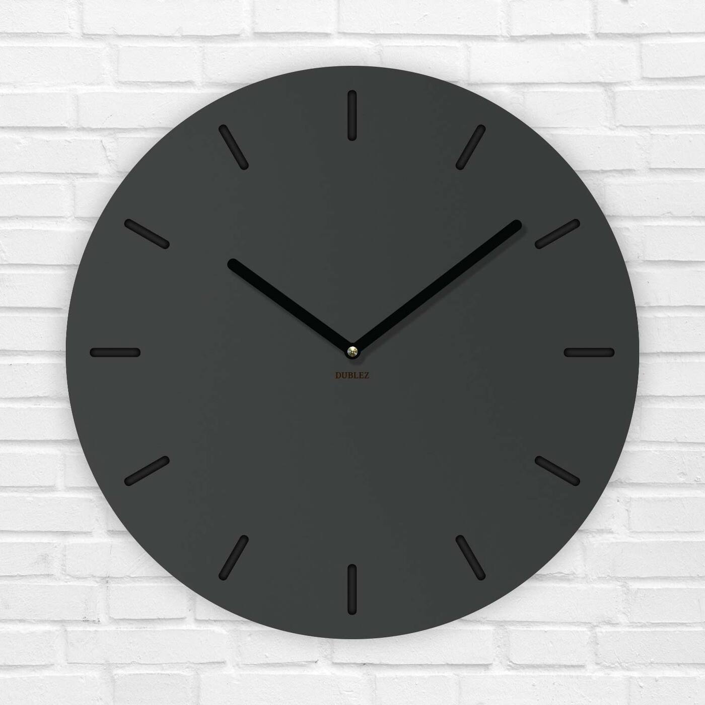 Drevené hodiny na mieru s logom firmy | Antracitovo-šedá