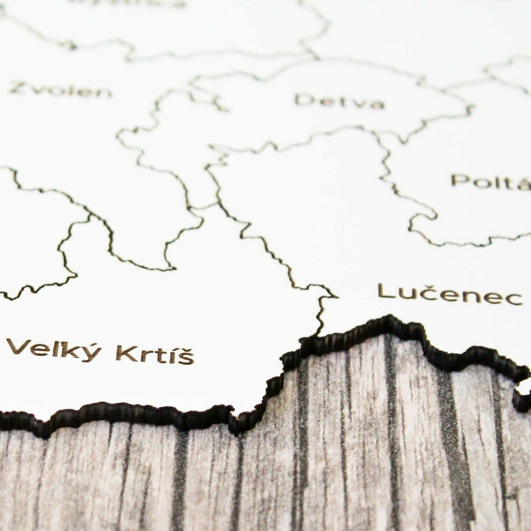 Mapa okresov Slovenska na stenu | Biela