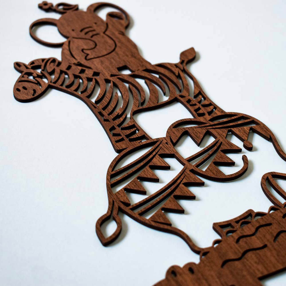 Drevená nálepka na stenu - zvieratká | Orech