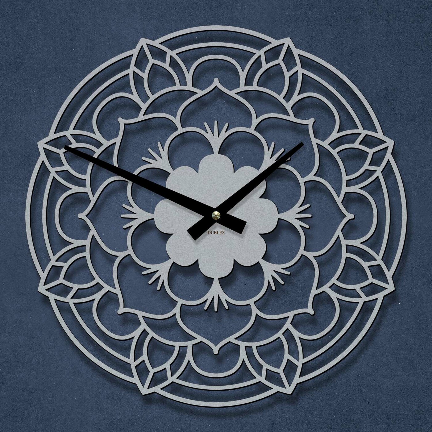 Nástenné hodiny s mandalou - Rozkvit | Strieborná