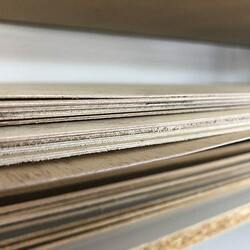 Pattern and approximate color of birch aircraft plywood