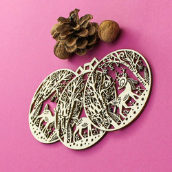 Detailná guľa na vianočný stromček - Drevená dekorácia  | Topoľová preglejka