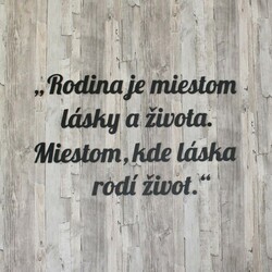 Drevený citát o rodine na stenu | Čierna