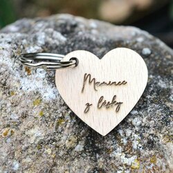 Originální dárek pro maminku - Klíčenka ze dřeva 