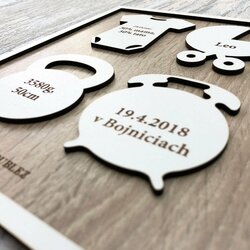 Drevená pamätná tabuľka pre novorodenca  | Biela / Dub Sonoma