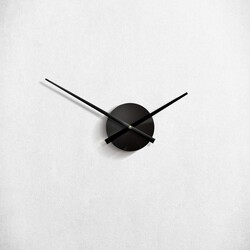 Minimalistické hodiny na stenu - Nucleus | Čierny kryt