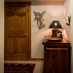 Dřevěný obraz anděla na zeď - Posel | Ořech