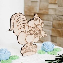 Drevená figúrka na tortu - Veverička z filmu Doba ľadová