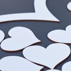 Drevená svadobná kniha hostí - Srdcia