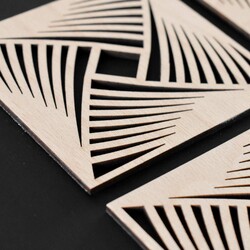 Sada 4 ks drevených podložiek pod pohár - Abstrakcia