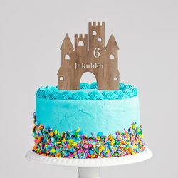 Drevený zápich do torty s menom a vekom - Hrad pre chlapca | Dub tabakový