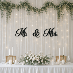 Drevený svadobný nápis - Mr. &amp; Mrs. | Čierna