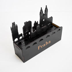 Dřevěný stojánek na tužky - Praha | Černá