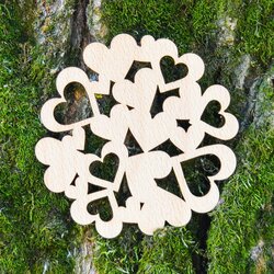 Drevený podpivník pod pohár - Srdiečka