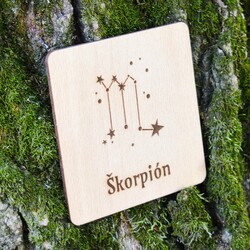 Drevená dekorácia na stôl do obývačky - Podpivník Škorpión