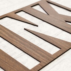 Drevený nápis na stenu - THINK | Orech