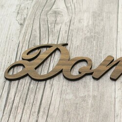 Drevená nálepka na stenu - citát o rodine | Orech