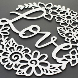 Drevený dekoratívny veniec na dvere - Love | Strieborná