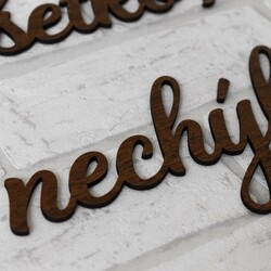 Citát na stenu - Možno nemáme všetko, ale spolu nám nič nechýba. | Orech