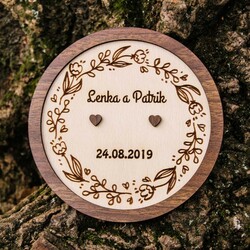 Dar na svadbu - drevený podnos na obrúčky 