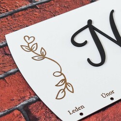 Dřevěný rodinný kalendář - Naše rodina | Bílá